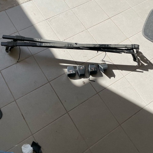 Hermes aluminum roof bars like new