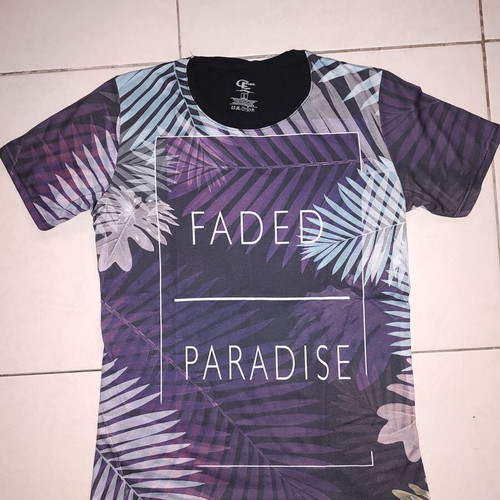 Clever short-sleeve t-shirt with fantasy design, size large, like new, purple