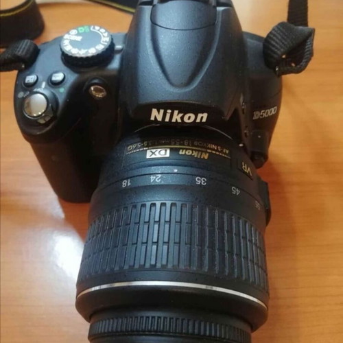 Nikon D5000 camera like new with DX 18-55 and DX 55-220 lenses