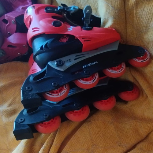 Skates like new, size 34-37, red black