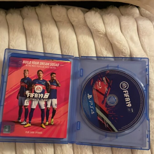 FIFA 19 PS4 lightly used