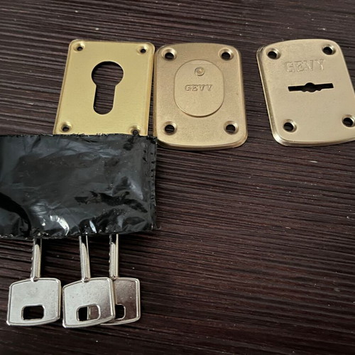 Additional cylinder lock like new, 4 turns, 4 pins