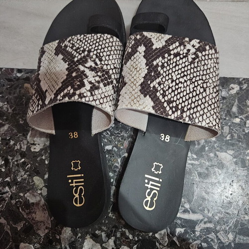 Slippers Estil with snake pattern like new, size 38, black and white