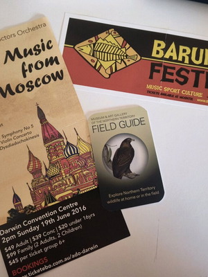 Various promotional souvenirs from Australia like new, pack