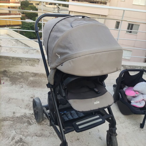Joie Chrome 2-in-1 stroller used with Recaro isofix car seat