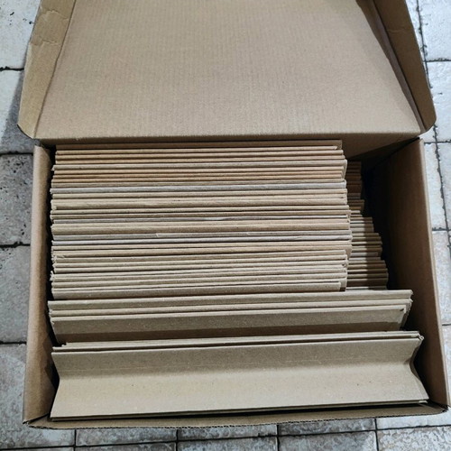400 hard corner protectors / packaging