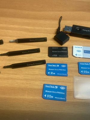Διάφορα είδη Sony Ericsson μεταχειρισμένα, λειτουργικά και συλλεκτικά