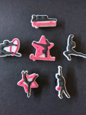 Σετ Crocs Charms Gymnastics Love σαν καινούργιο, ροζ πολύχρωμο