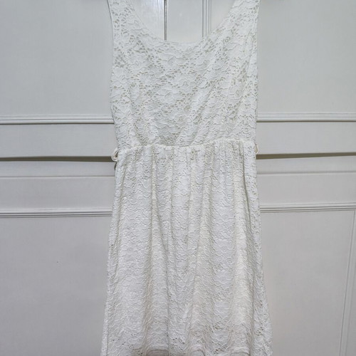 White lace mini dress like new, sizes S-M, Made In Italy