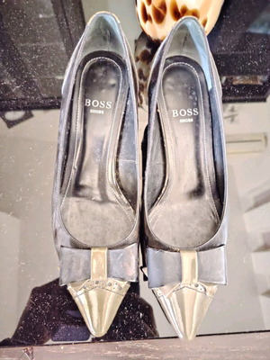 Boss low heel pumps used, size 38, black