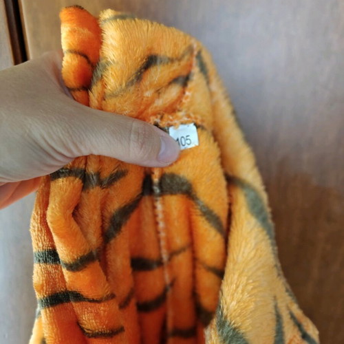 Tiger carnival costume like new, very soft, height 105