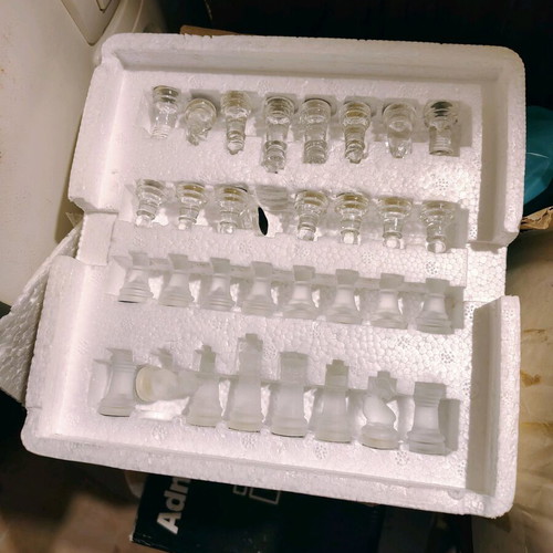 Jonnie Walker glass chess set new in its box