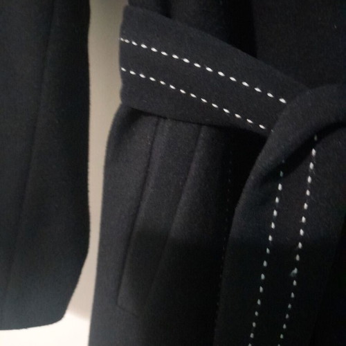 Wool coat Veto with stripe and detachable fur collar like new, black