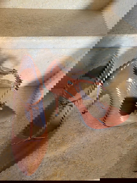 Γόβα λουστρίνι nak