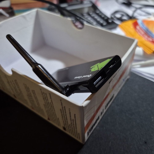 Extreme Media HD241 Smart TV HDMI Dongle Android like new