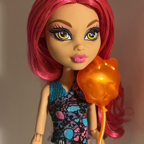 Mattel Monster High Ghoul Fair Howleen Wolf like new
