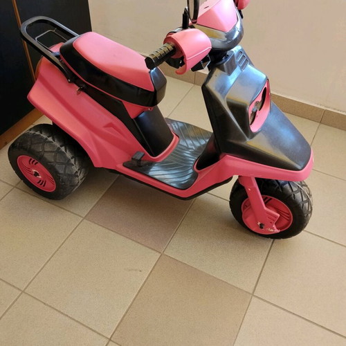 Electric Scooter Bike like new, suitable for ages 3 to 5+