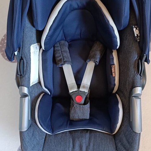 Inglesina Aptica baby car seat used, 0-13 kg, blue denim