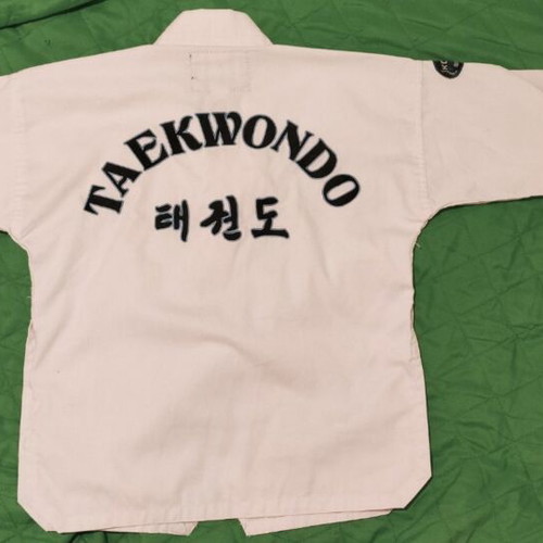 Taekwondo uniform size 130, like new, approx. 8-9 years old