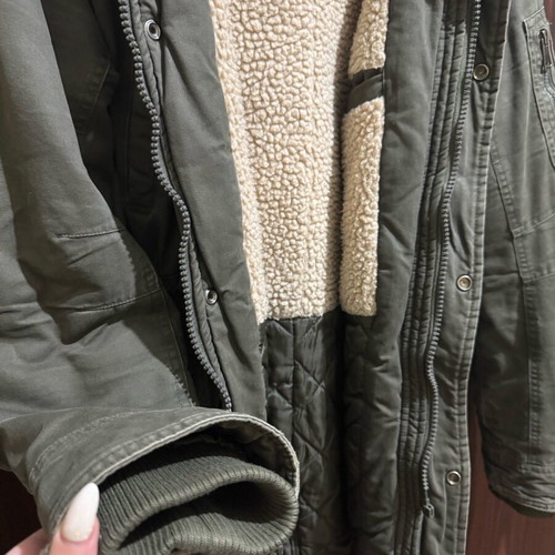 Men's parka jacket size medium khaki like new missing zipper