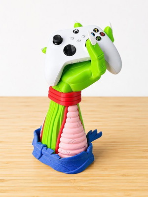 Piccolo Dragon Ball 3D controller stand