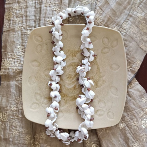 Decorative shell garland like new, 95 cm