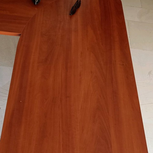 Desk and drawer unit like new from Neoset with lockable drawers