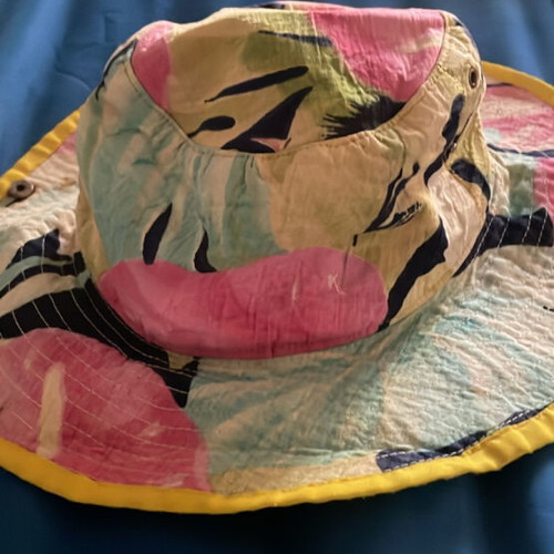 Cotton Batik Floral Canvas Hat like new, size M