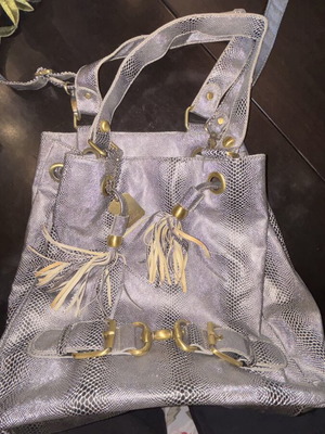 Totem shoulder bag silver like new vintage