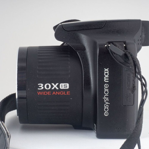 Kodak EasyShare Z990 30x Zoom RAW 12MP Bridge Camera used