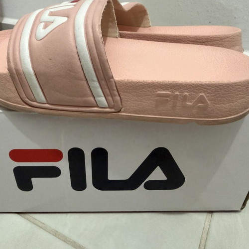 Fila pink slippers used, size 30, lightweight and soft