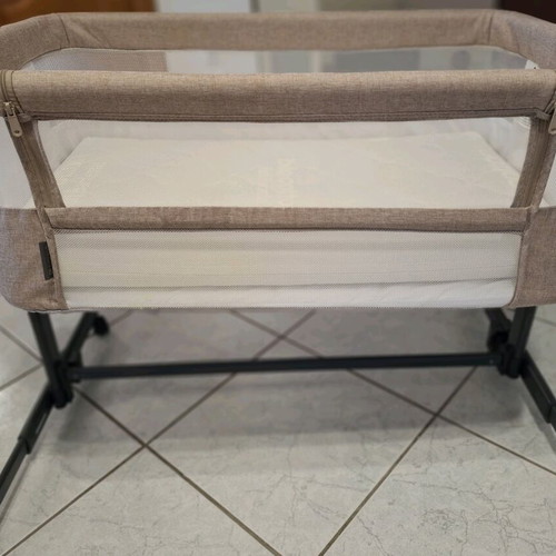 Kinderkraft Neste Up 2 cot like new with mosquito net dome
