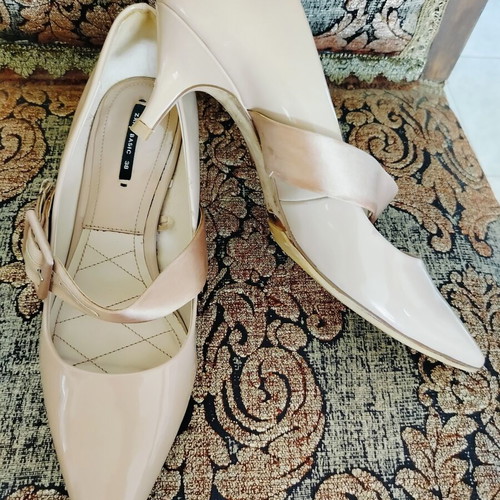 Zara beige patent leather heels size 38, 6 cm heel, like new