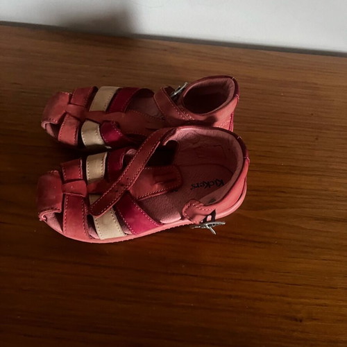 Kickers sandals size 25 for girls used, pink