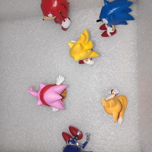 Sonic the Hedgehog figure set of 6, like new, SEGA