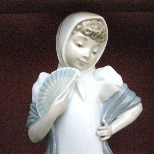 Nao porcelain figure like new, female, 28 cm