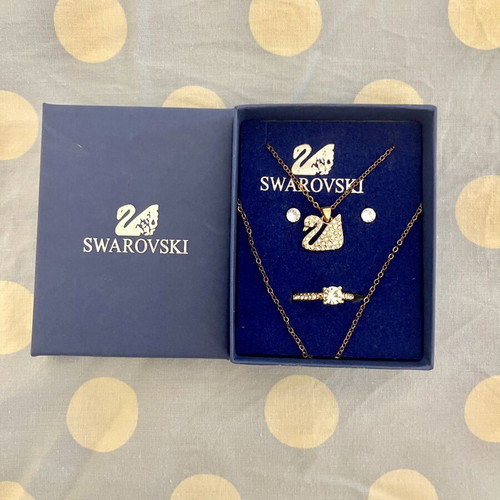 Swarovski jewelry set necklace earrings and solitaire new, silver