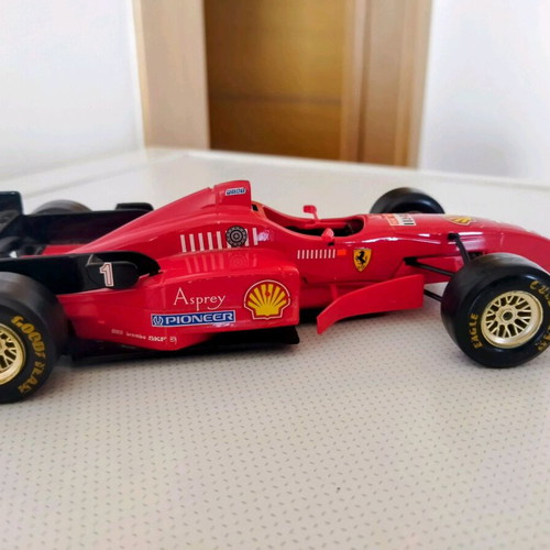 Ferrari Fi 310 collectible model 1:24 like new