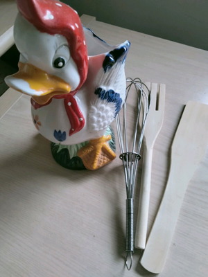 Vintage ceramic holder (duck design) like new for wooden spoon, fork and metal whisk