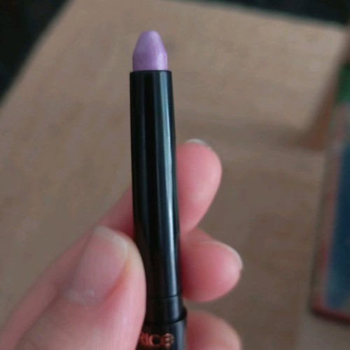Catrice Aloe Vera Eyeshadow Stick 070 Satin Lilac new