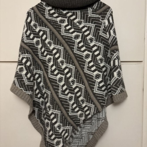 Knit Poncho FLY made in Italy like new, one size, wool mohair blend