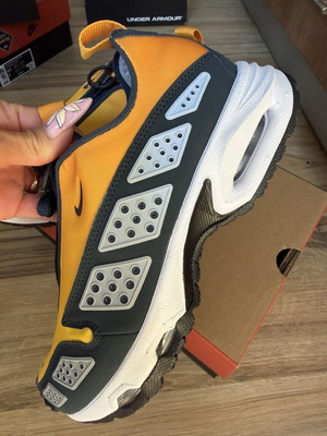 Nike Air Max Sunder sneakers new, size 36.5, yellow-orange