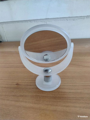 Table mirror with normal and magnifying side
