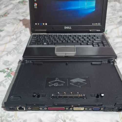 Dell Latitude D430 laptop, Intel U7600, Windows 10, 14-inch screen