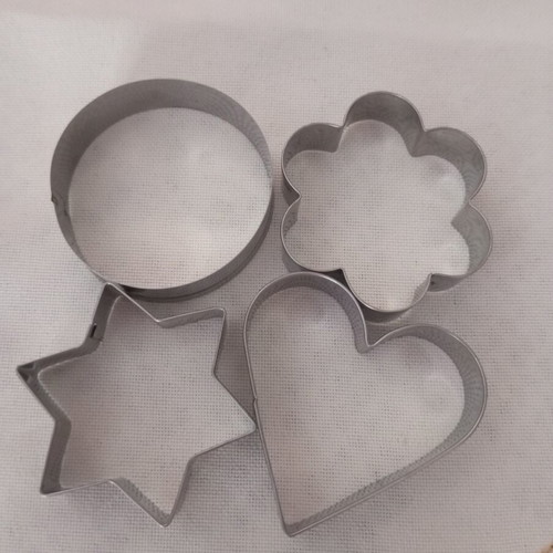 Cookie cutters set of 4, new