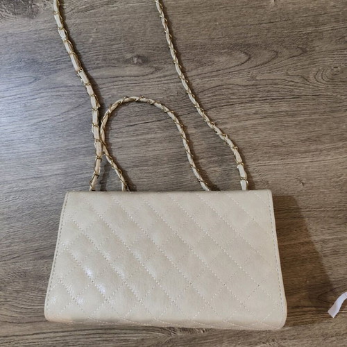 Cream Quilted Shoulder Bag with Gold Chain like new