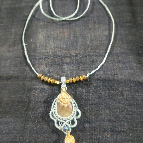 Macrame necklace new with labradorite and metal details