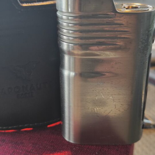 La Petite Box V1 by Vaponaute France with leather case
