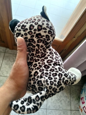 Plush leopard like new