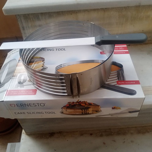 Ernesto Cake Slicing Tool adjustable 24-33cm with knife
